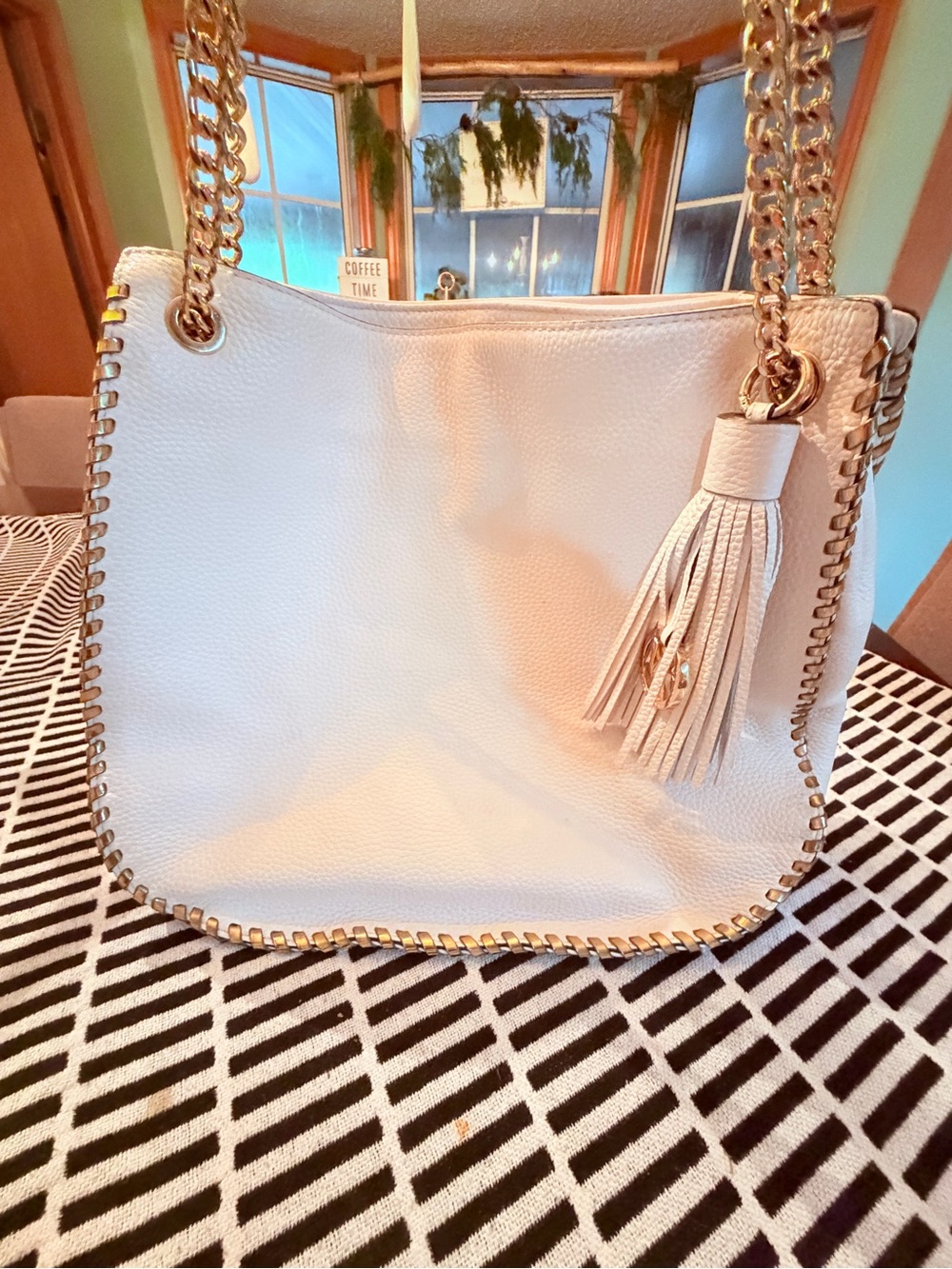 Michael Kors Cream Shoulder Bag with Gold Chain and Tassel - Picture 2 of 5